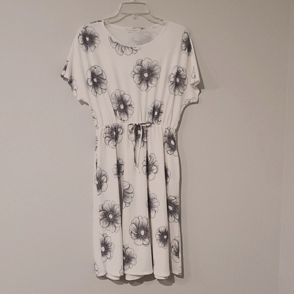 FLORAL PRINT DRESS - Picture 1 of 4